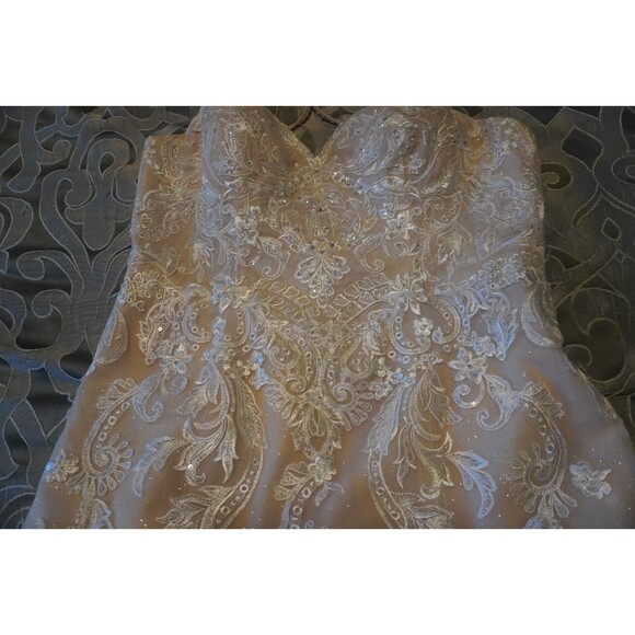 Wedding Dress Size 14 Ivory and Pink Embroidered Details Oleg Cassini - Picture 15 of 16